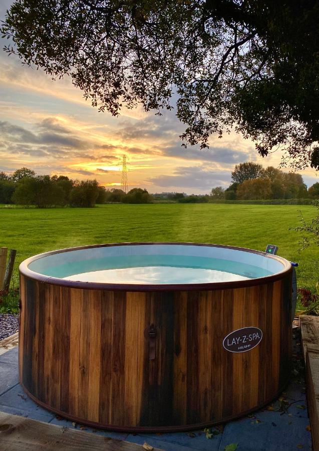 Bailey'S Hideaway Villa Portadown Buitenkant foto