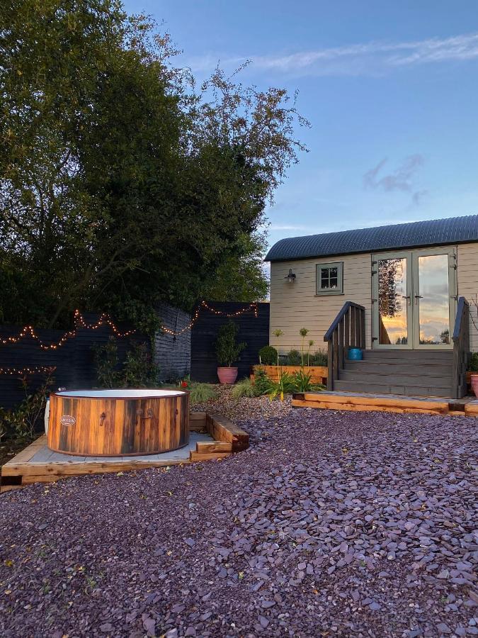 Bailey'S Hideaway Villa Portadown Buitenkant foto