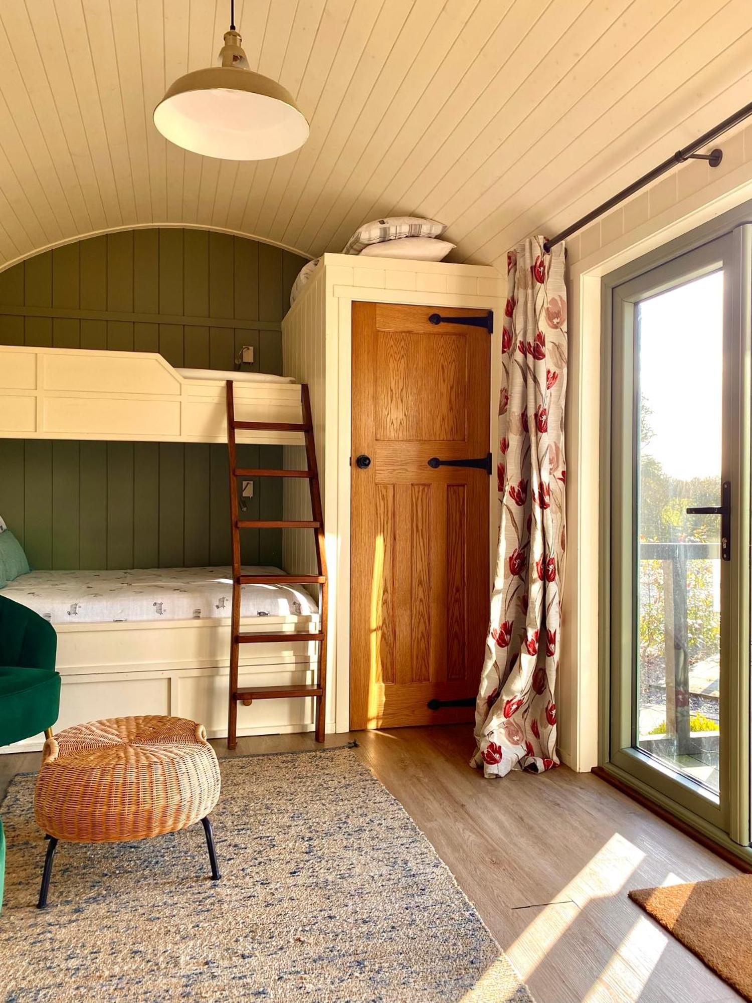 Bailey'S Hideaway Villa Portadown Buitenkant foto
