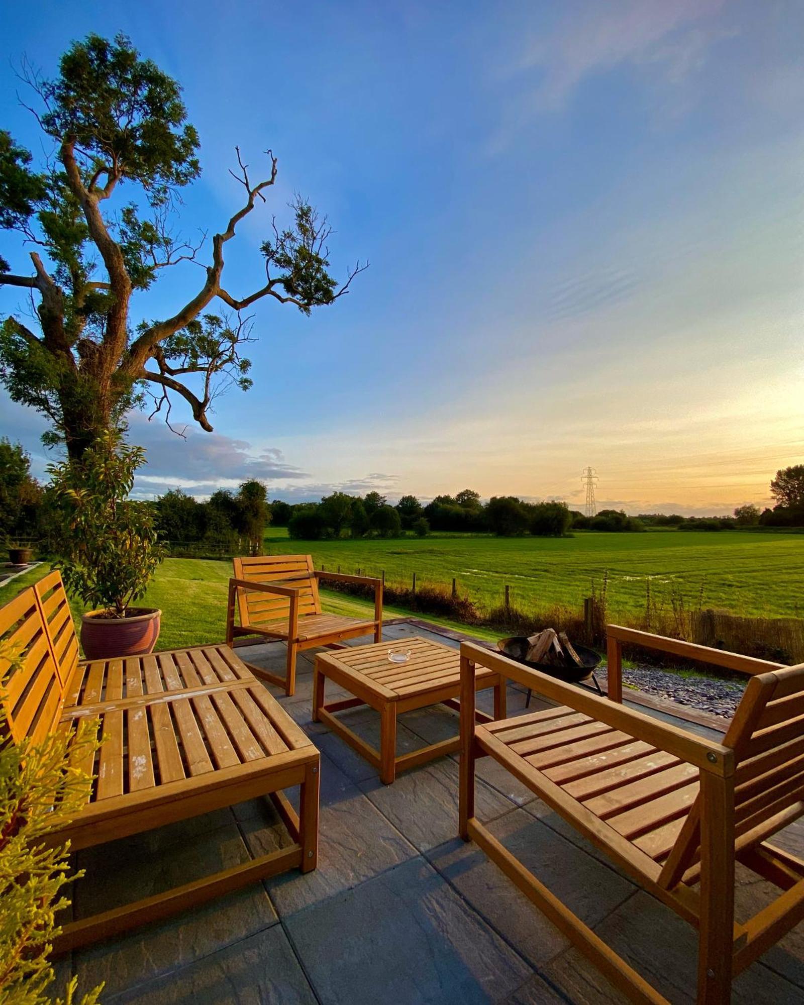 Bailey'S Hideaway Villa Portadown Buitenkant foto